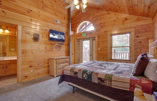 Photo 3 - Pine Tree Lodge