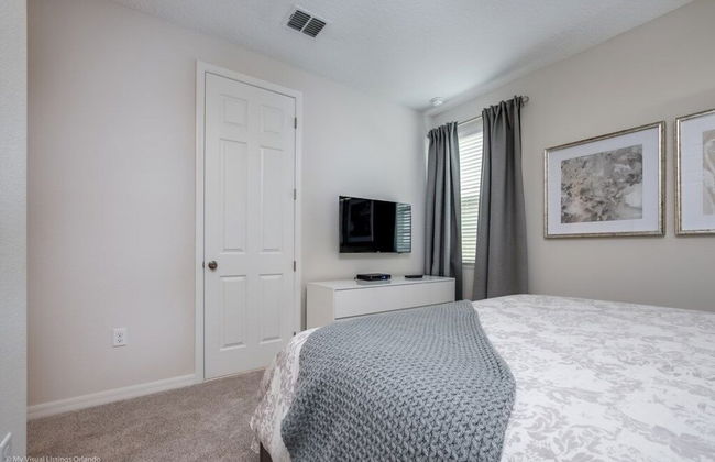 Solara Resort 9 Bedroom Resort Villa by RedAwning - Photo 6