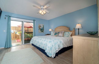 Photo 2 - New Smyrna Beach Townhouse/flagler Ave/beach/walk Everywhere and Pet Friendly