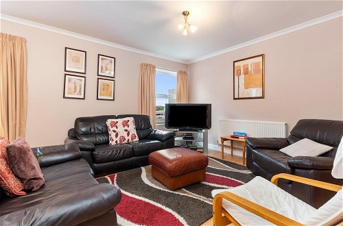 Photo 1 - Arcadia House - Lovely Apartment Close to Beaches Harbour and Town Centre