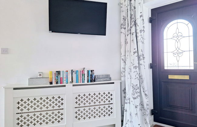 Luxurious Entire Studio in Axminster Suitable for - Photo 9