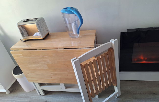 Luxurious Entire Studio in Axminster Suitable for - Photo 12