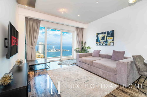 Photo 15 - LUX - Lavish Suite Palm Jumeirah view 3