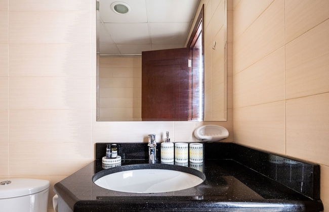 Premier Studio in Sports City w/ Golf Course View! - Foto 10