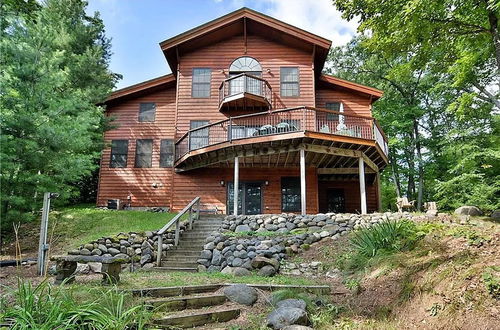 Photo 1 - Round House on Round Lake