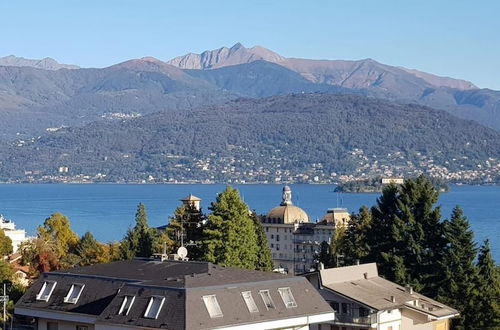 Foto 2 - Terrace Lake View apt in Stresa With Lake View