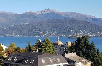 Foto 2 - Terrace Lake View apt in Stresa With Lake View