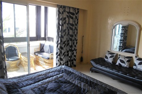 Photo 3 - Luxurious Apartment in Marina Ref T23501
