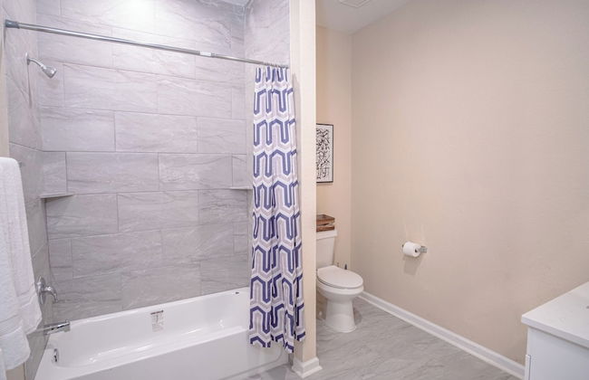Beautiful Fenced 3BR 2BA Near Exciting Downtown - Foto 17