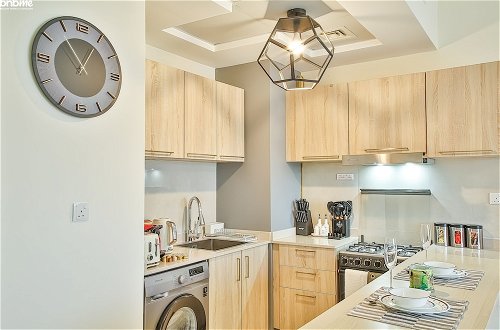 Photo 5 - ST-AG Tower-2606 by bnbme homes