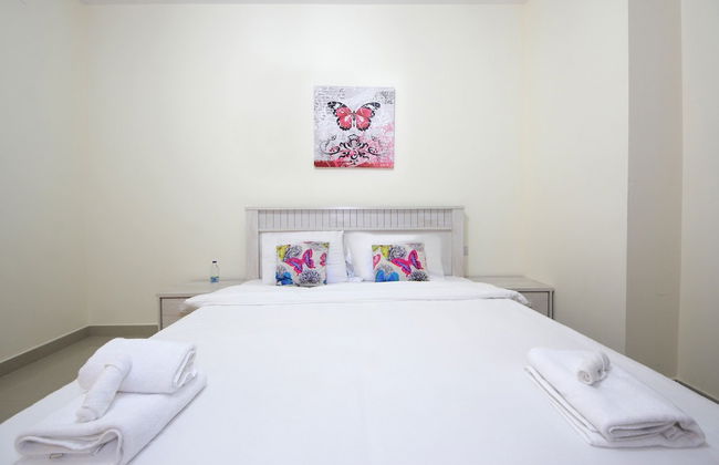 Signature Holiday Home - Red Residence - Photo 2