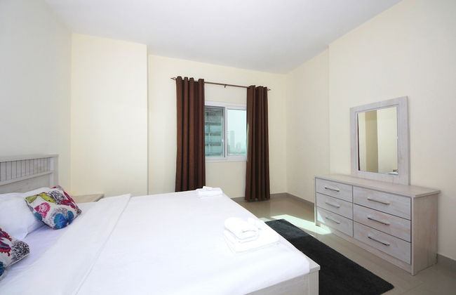 Signature Holiday Home - Red Residence - Photo 6