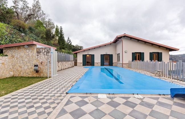 Valley View Villa in San Mango D'aquino with Hot Tub - Foto 33