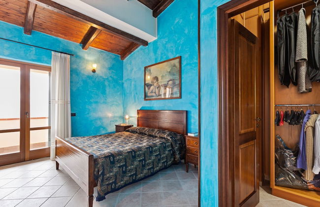 Valley View Villa in San Mango D'aquino with Hot Tub - Foto 6
