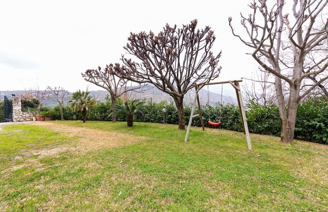 Valley View Villa in San Mango D'aquino with Hot Tub - Foto 31