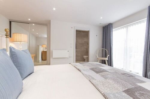 Photo 3 - Citystay - Midsummer Mews