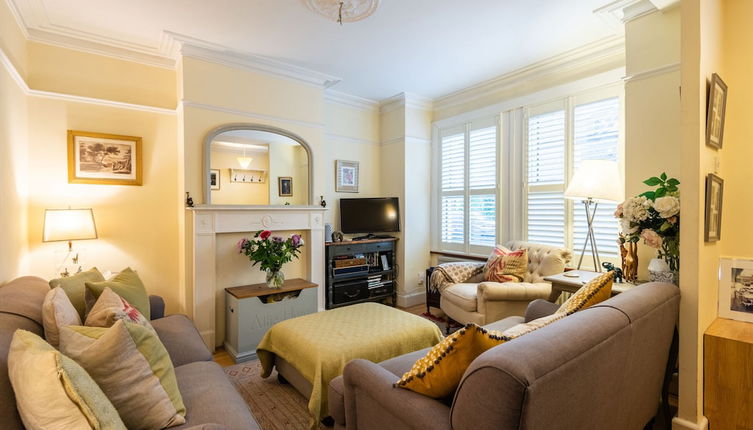 Photo 1 - Charming Victorian Family Home in Wimbledon