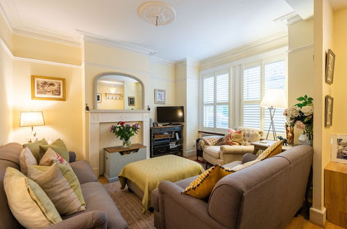 Photo 1 - Charming Victorian Family Home in Wimbledon