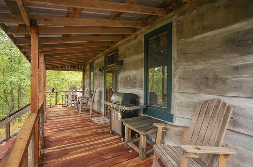 Foto 26 - Historic Family Cabin to Watch the Sunset with 270 degree views of Kentucky Lake