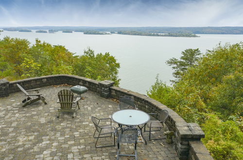 Foto 15 - Historic Family Cabin to Watch the Sunset with 270 degree views of Kentucky Lake