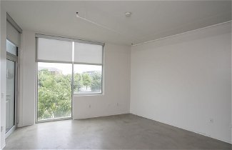 Foto 2 - Unfurnished Condo | Amazing Layout with Balcony and In-building Storage Unit