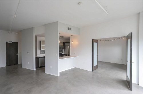 Photo 1 - Unfurnished Condo | Amazing Layout with Balcony and In-building Storage Unit