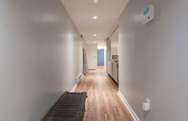 Honey Suite - Luxury Bed - Peaceful and Quiet Central D.C. - Photo 8