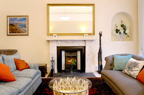 Photo 16 - Luxury Central Old Town Suite Edinburgh