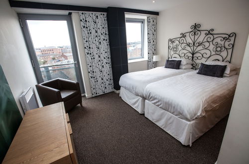 Photo 2 - Cranbrook House Serviced Apartments