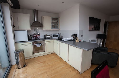 Photo 17 - Cranbrook House Serviced Apartments