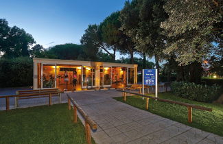 Photo 1 - Belvilla by OYO Baia Domizia Villaggio Camping I5