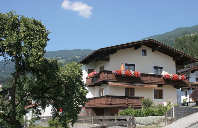 Apartment With Balcony in Hart im Zillertaler - Foto 13