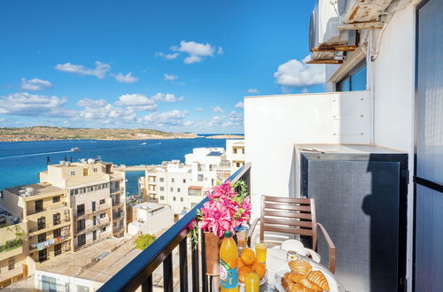 Photo 14 - Seashells Penthouse Hot Tub Seaview by Getaways Malta