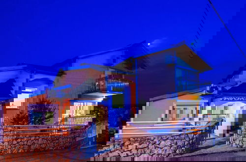 Foto 1 - Beautiful Holiday Home in Maslenica Near Beach