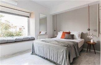 Photo 3 - Lux&Vibrant 2BR Apartment-Philopappou B