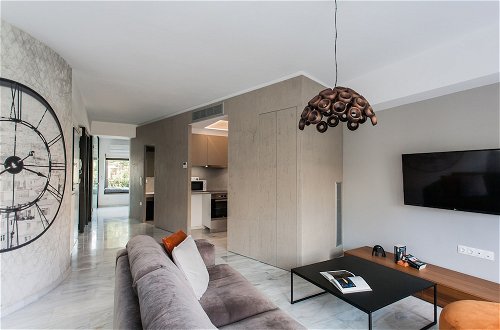 Photo 12 - Lux&Vibrant 2BR Apartment-Philopappou B