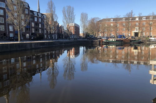 Photo 15 - Slapen in eigentijds woonboot hotel