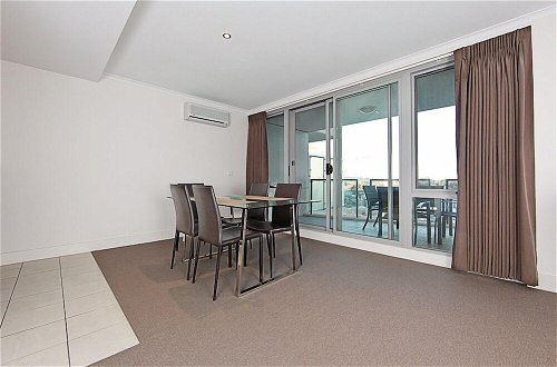 Photo 7 - Accommodate Canberra - The Avenue