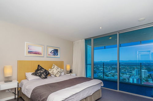 Photo 2 - Pelicanstay Surfer Paradise Condo Hotel