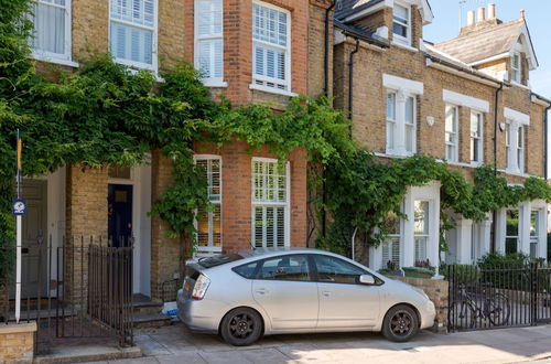 Photo 38 - Delightful Family Home in Picturesque Richmond by Underthedoormat