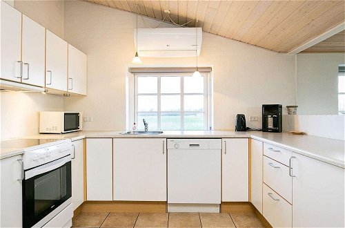 Photo 7 - 8 Person Holiday Home in Ulfborg