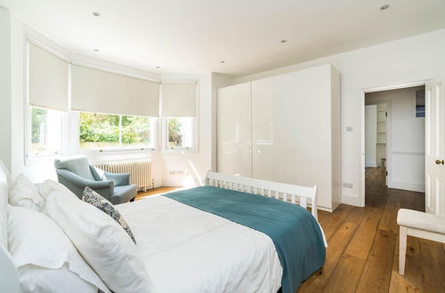 Photo 4 - Fantastic 3 Bedroom Flat West Hampstead