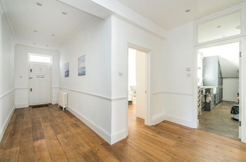 Foto 18 - Fantastic 3 Bedroom Flat West Hampstead