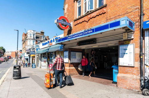 Foto 25 - Fantastic 3 Bedroom Flat West Hampstead