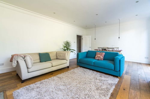 Photo 10 - Fantastic 3 Bedroom Flat West Hampstead