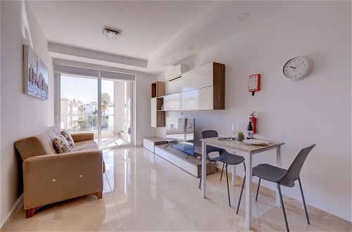 Photo 14 - Modern 1BR Apartment in Central St Julian's