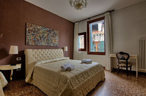 Photo 48 - Charming Venice Apartments