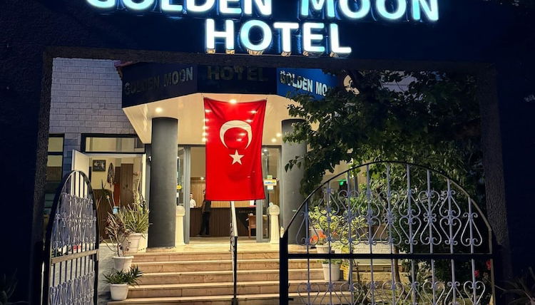 Photo 1 - Golden Moon Apart Hotel