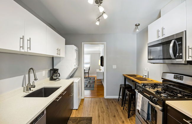 Brookwood Courtyard by BCA Furnished Apt - Foto 11