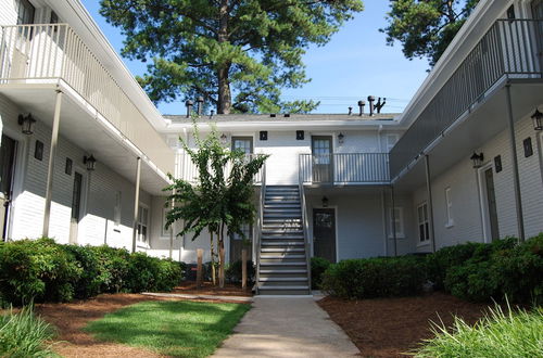 Photo 15 - Brookwood Courtyard by BCA Furnished Apt